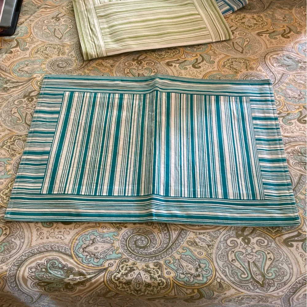 NWOT Williams-Sonoma Striped Cotton placemats (5) w/front border.
